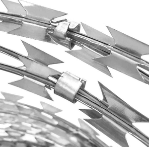 Alambre de púas de hierro galvanizado en espiral tipo concertina para seguridad con mayor duración para cercas de aeropuertos - Product Image 5