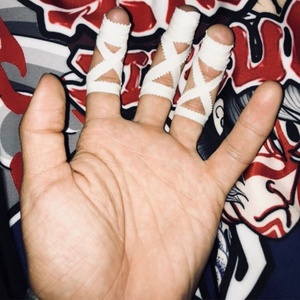 Cinta Protectora Deportiva para Dedos de Jiu Jitsu Brasileño, 1 cm, para Deportes de Contacto, Compra en Línea - Product Image 2