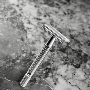 La mejor herramienta <span class=keywords><strong>de</strong></span> <span class=keywords><strong>afeitar</strong></span> multifuncional estándar DIY, hoja <span class=keywords><strong>de</strong></span> acero inoxidable respetuosa con el medio ambiente, estilo <span class=keywords><strong>de</strong></span> botón pulsador, personalización OEM - Product Image 3