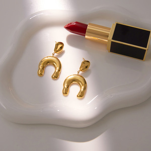 Boucles d'oreilles pendantes en forme de U en acier inoxydable, couleur or, bijoux de mode pour femmes - Product Image 4