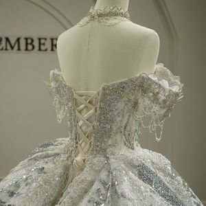 ชุดแต่งงานผู้หญิงแบบยาวประดับเลื่อมคริสตัลลายดอกไม้ลูกไม้สไตล์โมเดิร์น รุ่น GT26033 - Product Image 6