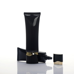 Envase cosmético ovalado negro de lujo al por mayor con tapa ovalada dorada para loción, envase exprimible para el cuidado de la piel - Product Image 3