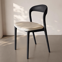 Chaise de salle à manger en bois massif, style rétro médiéval, chaise haut de gamme avec coussin moelleux pour la maison, l'hôtel, la cuisine et les banquets