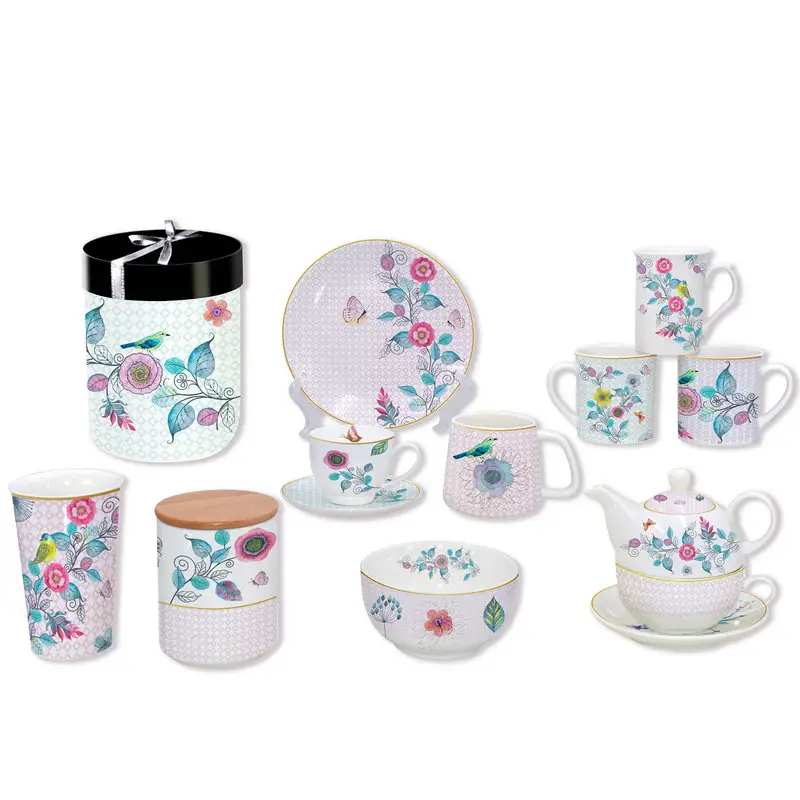 High quality luxurious fine porcelain dinner set with floral design