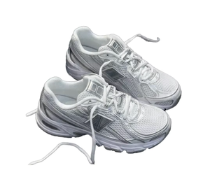 Nuevas <span class=keywords><strong>Zapatillas</strong></span> Deportivas Ligeras y Elegantes Cloud Sneakers 530 para Caminar, Estilo Chunky, Personalizadas al por Mayor para <span class=keywords><strong>Hombre</strong></span> y Mujer 2026 - Product Image 1