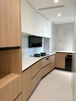 Aparador Esquinero de Roble con Iluminación LED y Tapa de Piedra - Fabricación Personalizada OEM Directo de Fábrica