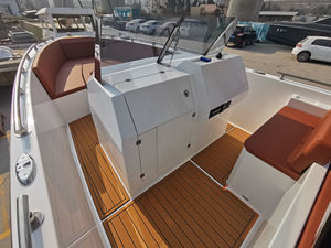 Nuovo Modello Barca da Diporto in Vetroresina da 28 Piedi all'Ingrosso dalla Fabbrica con Bagno e Doccia in Vendita - Product Image 6