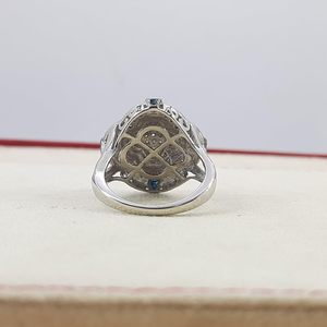 Anillo de Compromiso Jewelspaark con Diamantes de 0.69 Cttw, Corte Baguette, Plata de Ley 925, Diseño Geométrico, Joyería Fina para Mujer - Product Image 4
