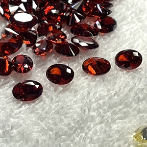 Piedras Sueltas de Circonia Cúbica Sintética, Corte Pera, 5x7 mm, Color Granate - Product Image 4