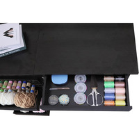 Mesa de costura plegable marrón oscuro de diseño moderno Panel de madera Estación de artesanía multiusos y gabinete de escritorio de costura con cerraduras de ruedas