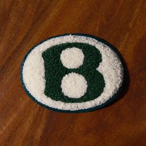 Pins Bordados Retro de los 90, Logotipo de Banda de Rock en Metal Chapado en Oro Vintage, para Chaquetas Vaqueras, Sudaderas, Camisetas, Bolsos, Estilo Antiguo y Nostálgico - Product Image 1