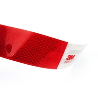 Pita Reflektif 3M 983D-2 Merah Putih Kelas Dia Mond, Pita Pengaman Poliester dengan Perekat Akrilik, Visibilitas Tinggi untuk Peringatan Truk