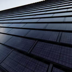 Tejas solares modernas de alta potencia del fabricante de China, tejas BIPV PV para techos inclinados, Material de PVC para hoteles - Product Image 4