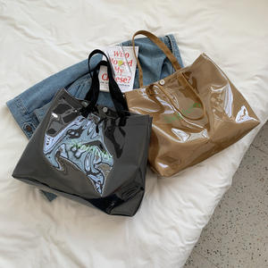 Sac de plage imperméable grande capacité en gros, sac fourre-tout en toile PVC avec logo personnalisé pour femmes - Product Image 4