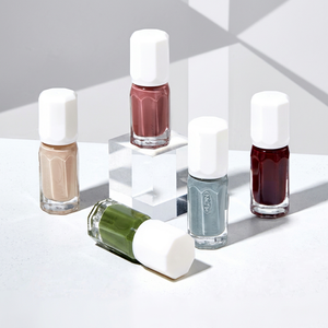Kit de vernis à ongles pelable 2-en-1 OEM 5 x 10 ml, séchage rapide, facile à appliquer soi-même, sans source de lumière LED, emballage boîte couleur style designer - Product Image 5