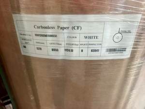 Papier autocopiant 50gsm 55gsm 75gsm 80gsm CB <span class=keywords><strong>Blanc</strong></span> CFB <span class=keywords><strong>Blanc</strong></span> CF <span class=keywords><strong>Blanc</strong></span> en <span class=keywords><strong>Noir</strong></span> Image Largeur du rouleau 1570mmx12000mtr Fabriqué en Chine - Product Image 2