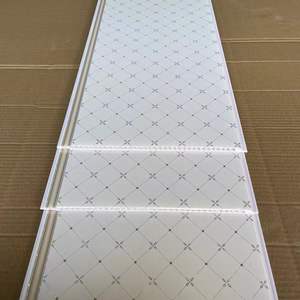 แผ่นพลาสติกพีวีซีตกแต่งลามิเนตขนาด7มม. แผ่นติดเพดานแบบลิ้นและร่อง10FT ภายใน - Product Image 2