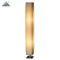 Lampadaire d'angle moderne nordique minimaliste E27 en acier inoxydable plissé, éclairage LED sur pied avec interrupteur au pied, haute luminosité pour salon