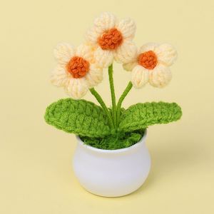 Flores Tejidas Artificiales Decorativas Hechas a Mano, Flor de Punto Creativa de 3 Cabezas para el Día de la Madre, Halloween - Product Image 3