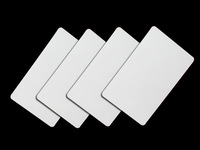 Individuelle RFID PVC Mitgliedskarte T5577 EM4305 1K 213/215 13,56MHz Smart Chip NFC Zahlungskarte für Unternehmen Hotelzimmer Wasserdicht Weiß