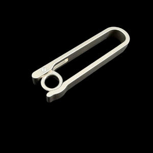 พวงกุญแจโลหะผสมไทเทเนียม ของขวัญสำหรับตั้งแคมป์-กุญแจรถแบบม้วน แขวนเอว พร้อมตัวล็อค - Product Image 6