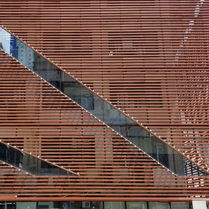 Panel pemandu terakota <span class=keywords><strong>aluminium</strong></span> eksternal yang dibalut proyeksi bangunan buatan Tiongkok perawatan permukaan cermin - Product Image 2