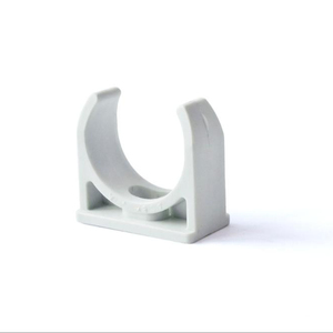 Clips de conducto de PVC hechos en Vietnam Sujetadores de conducto eléctrico de nailon flexible de 20mm - Product Image 1