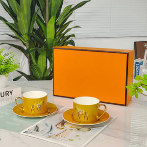 Juego de Tazas de Café y Té de Porcelana China con Baño de Oro, Taza de Capuchino de Cerámica, Juego de Taza y Platillo - Product Image 1