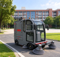 Balayeuse industrielle électrique commerciale autoportée avec moteur de traction 3000W pour entrepôt, usine, parking