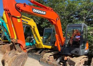 รถขุดขนาดเล็ก Doosan DH55 พร้อมหัวตักดินแบบบูลโดเซอร์ สำหรับปรับปรุงสวนผลไม้และปรับระดับพื้นที่ก่อสร้าง - Product Image 3