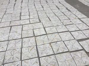SHIHUI tasarım toptan benzersiz şekli cilalı Carrara beyaz mermer mozaik karo için yüzme havuzu banyo duvar dekorasyon