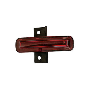 Luz Trasera LED Universal con Lente Roja de 12V para Actualización y Modificación - Product Image 1