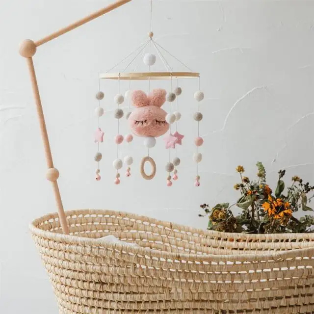 Cama nórdica para niños, carillón de viento, campana de cama, muñeco de conejo de fieltro, decoración circular de madera, accesorios para fotos, cuna de bebé, juguete móvil