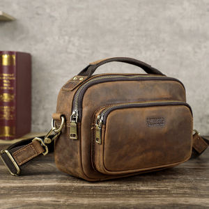 حقيبة كتف رجالية مخصصة من الجلد الطبيعي من كونتاكتس، حقيبة كتف صغيرة للرجال من الجلد المجنون، حقائب رسول - Product Image 1