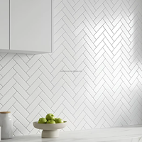 Carrelage Mosaïque Céramique Chevron Blanc sur Maille pour Décoration Murale et de Sol, Piscine, Extérieur, Villa, Salle de Bain/Cuisine, Dosseret