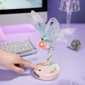 Robotime Rokr Montagem de brinquedos MI05P Kit de modelo de borboleta rosa mecânica presente feito à mão de plástico DIY 3D quebra-cabeças para adultos
