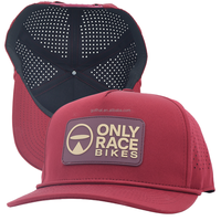 Casquette de baseball imperméable à 5 panneaux avec logo personnalisé en PVC découpé au laser, perforée, pour le sport et le golf en extérieur