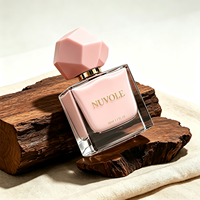 Flacon de parfum carré en verre transparent sur mesure 30ml 50ml avec pulvérisateur et logo imprimé personnalisé avec boîte