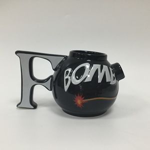 Taza de Cerámica Personalizada Hecha a Mano, Taza de Agua de Cerámica con Forma de Bomba de Dibujos Animados, Taza de Café de Cerámica con Asa en Forma de Letra F - Product Image 2
