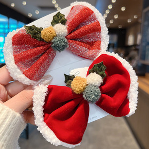 Pince à cheveux en tissu rouge pour décoration de cheveux de style doux pour filles avec boule moelleuse Barrette à cheveux de Noël en ruban - Product Image 3