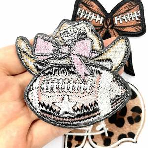 Nouveau Patch thermocollant brodé motif léopard nœud papillon pour casque de softball, décoration de chapeaux et sweats à capuche - Product Image 5