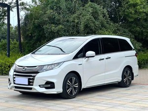 Honda Odyssey Hybrid 2.0L MPV Usata Premium con Sistema Ibrido Durevole e Bassi Costi di Manutenzione - Product Image 1