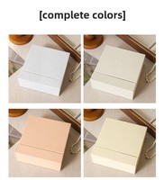Présentoir de Gros Personnalisé avec Logo, Finition Mate et Revêtement UV pour Bijoux, Ongles Press-on de 1 mm, Boucles d'Oreilles, Colliers et Bracelets