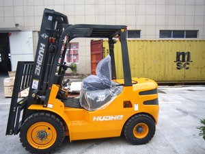 Montacargas Marca 3T con Motor Japonés, Altura de Elevación de 3m, Desplazamiento Lateral HH30Z - Product Image 1