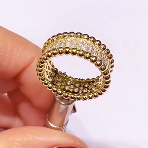 Anello con Bordo Perlato per Donne, Gioiello da Dito Minimalista ed Elegante alla Moda - Product Image 6