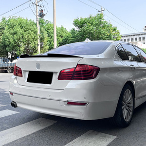 สปอยเลอร์หลังรถยนต์ BMW ซีรีส์ 5 รุ่น F10 สีดำเงา ลายคาร์บอนไฟเบอร์ วัสดุ ABS ปี 2011-2017 - Product Image 2