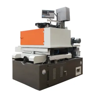 Système de contrôle de haute précision personnalisé Dk7745 Machine de découpe de fil CNC Edm