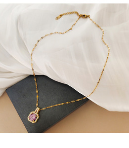 Kalung Liontin Zirkon Persegi Baja Tahan Karat, Kalung Liontin Geometris Modis Wanita Kualitas Tinggi - Product Image 3