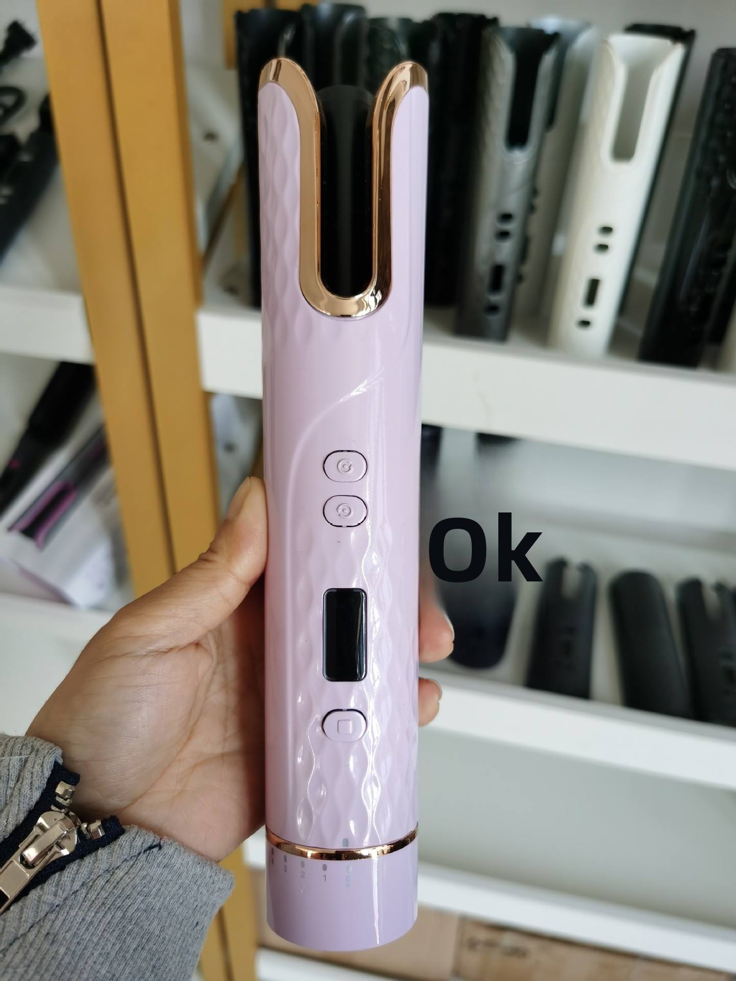 Purple-lcd screen spray paint