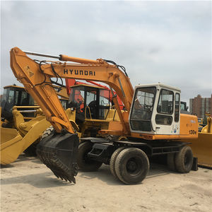 Pelle multifonction sur chenilles originale de la Corée Hyundai 130 à haut rendement en bon état en vente - Product Image 2